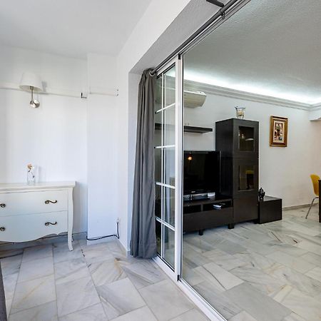 797 Holiday Rentals - Piso Para 3 En La Carihuela Con Piscina Торремолінос Екстер'єр фото