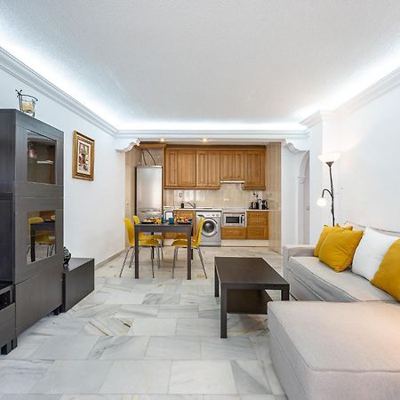 797 Holiday Rentals - Piso Para 3 En La Carihuela Con Piscina Торремолінос Екстер'єр фото