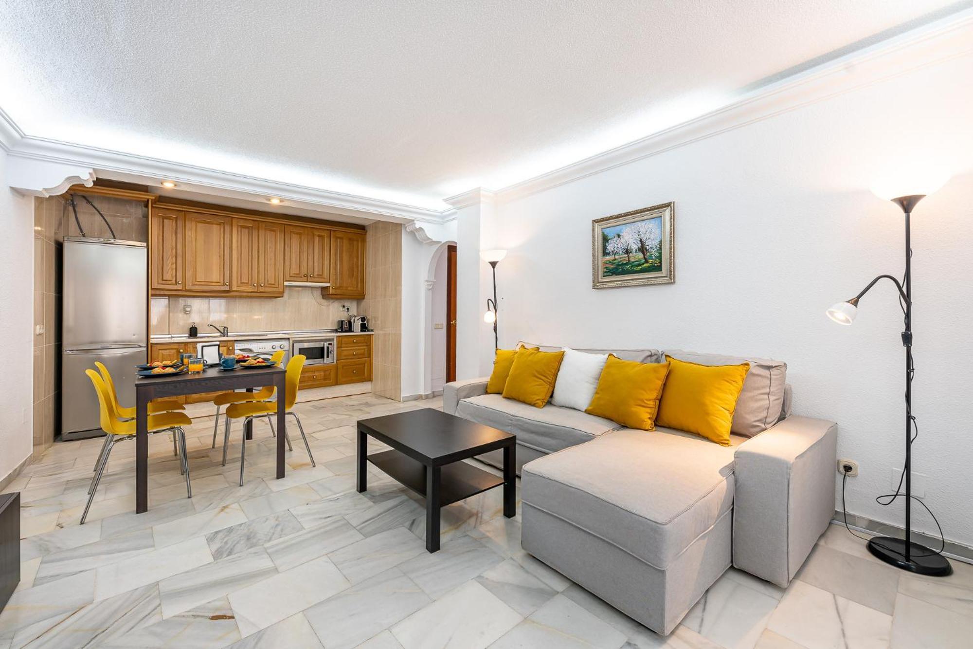 797 Holiday Rentals - Piso Para 3 En La Carihuela Con Piscina Торремолінос Екстер'єр фото