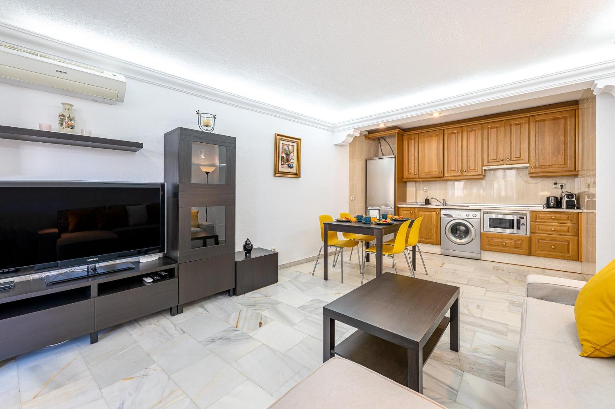 797 Holiday Rentals - Piso Para 3 En La Carihuela Con Piscina Торремолінос Екстер'єр фото