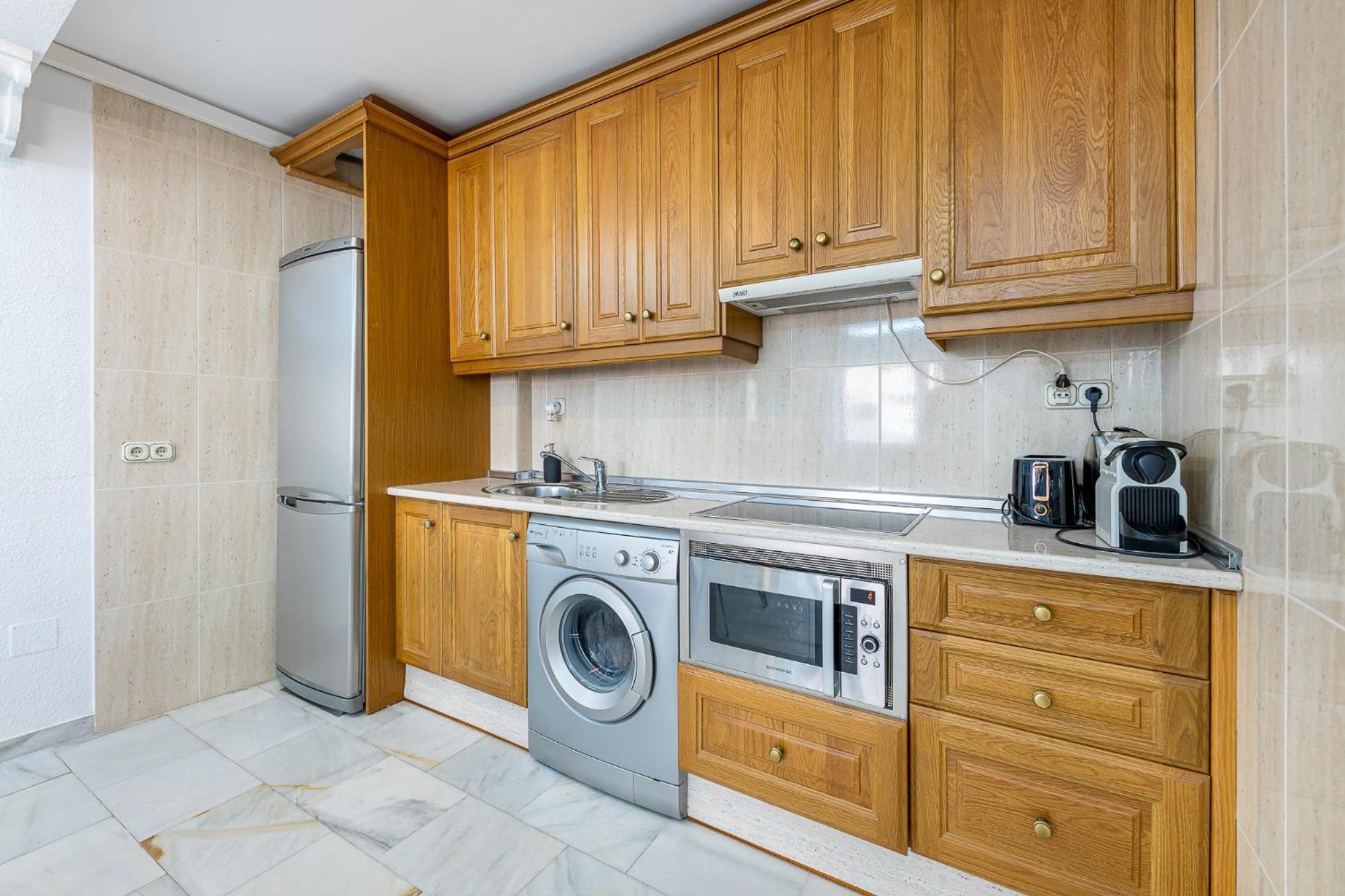797 Holiday Rentals - Piso Para 3 En La Carihuela Con Piscina Торремолінос Екстер'єр фото