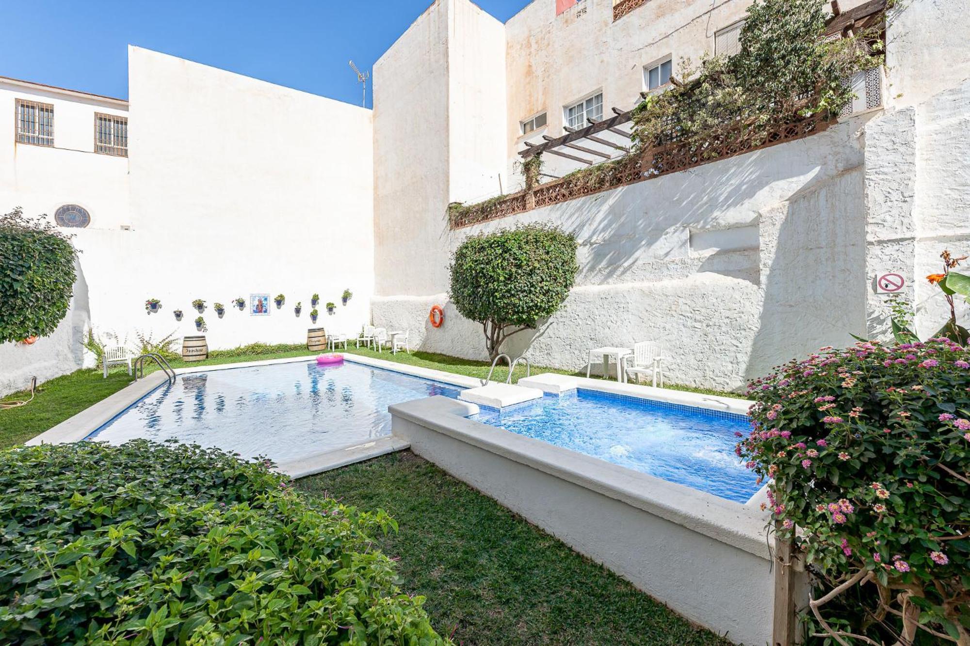 797 Holiday Rentals - Piso Para 3 En La Carihuela Con Piscina Торремолінос Екстер'єр фото